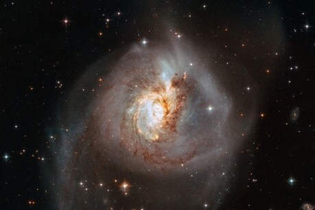 Cosa succede se le galassie si scontrano?  Viste incredibili dalla NASA