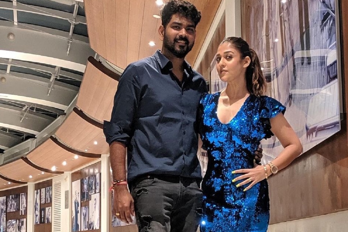  விக்னேஷ் சிவன் பகிர்ந்துள்ள நயன்தாராவுடன் அவர் புத்தாண்டு கொண்டாடிய புகைப்படங்கள் தற்போது சமூக வலைதளங்களில் வைரலாகி உள்ளன.