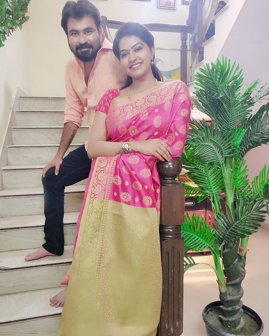 தற்போது விஜய் டிவியில் விறுவிறுப்பாக ஒளிபரப்பாகி வரும் நாம் இருவர் நமக்கு இருவர் தொடரில் நடித்து வருகிறார். தற்போது விஜய் டிவியில் விறுவிறுப்பாக ஒளிபரப்பாகி வரும் நாம் இருவர் நமக்கு இருவர் தொடரில் நடித்து வருகிறார்.