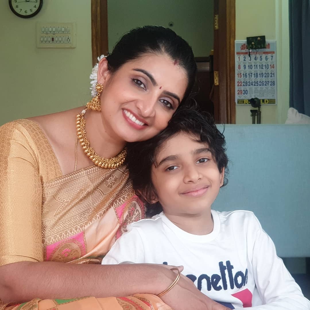 Vijay TV Pandian Stores Dhanam - Psndian Stores Sujitha Dhanush Latest Images