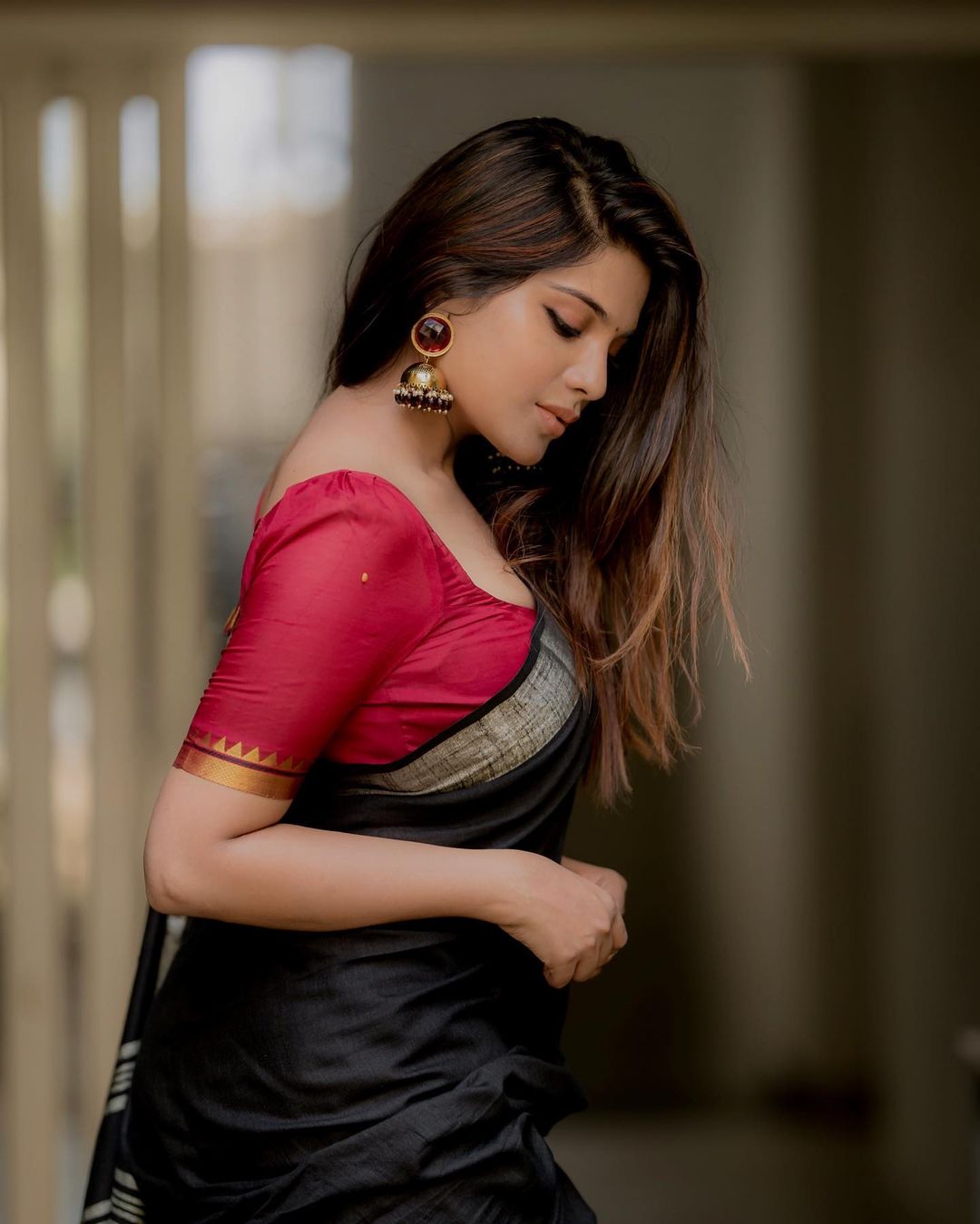வைபவ் நடிப்பில் உருவாகி வரும் காட்டேரி படத்திலும் ஆத்மிகா முக்கிய கதாபாத்திரத்தில் நடித்து வருகிறார். வைபவ் நடிப்பில் உருவாகி வரும் காட்டேரி படத்திலும் ஆத்மிகா முக்கிய கதாபாத்திரத்தில் நடித்து வருகிறார்.