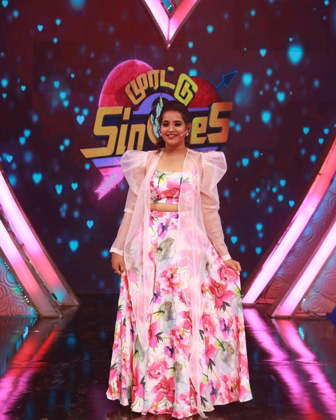சீரியல் மட்டுமல்லாமல் நயன்தாராவின் நடிப்பில் வெளியான ‘கோலமாவு கோகிலா’ படத்திலும் நடித்திருக்கிறார். சீரியல் மட்டுமல்லாமல் நயன்தாராவின் நடிப்பில் வெளியான ‘கோலமாவு கோகிலா’ படத்திலும் நடித்திருக்கிறார்.