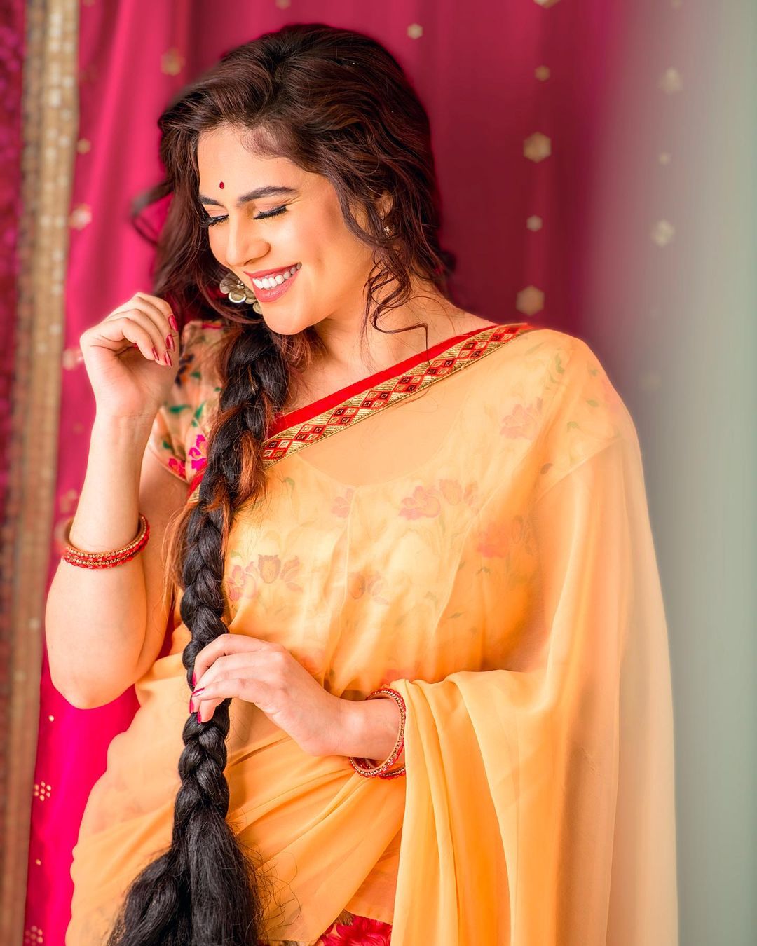 பிக்பாஸ் சீசன் 4 நிகழ்ச்சியின் கிராண்ட் ஃபினாலேவின் போது பிக்பாஸ் வீட்டிற்கு விருந்தினராக சென்றார். பிக்பாஸ் சீசன் 4 நிகழ்ச்சியின் கிராண்ட் ஃபினாலேவின் போது பிக்பாஸ் வீட்டிற்கு விருந்தினராக சென்றார்.
