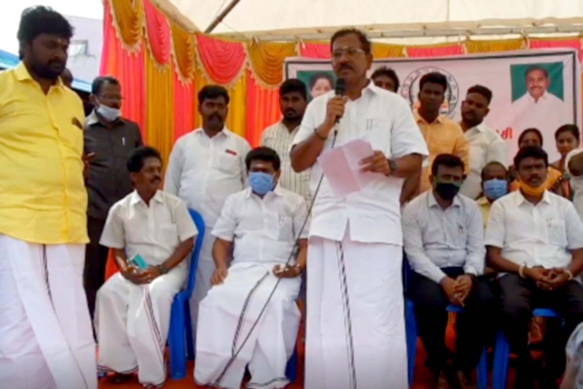 அதிமுக யார் பிடியிலும் இல்லை அன்புப் பிடியில்தான் உள்ளது- பாண்டியராஜன்
