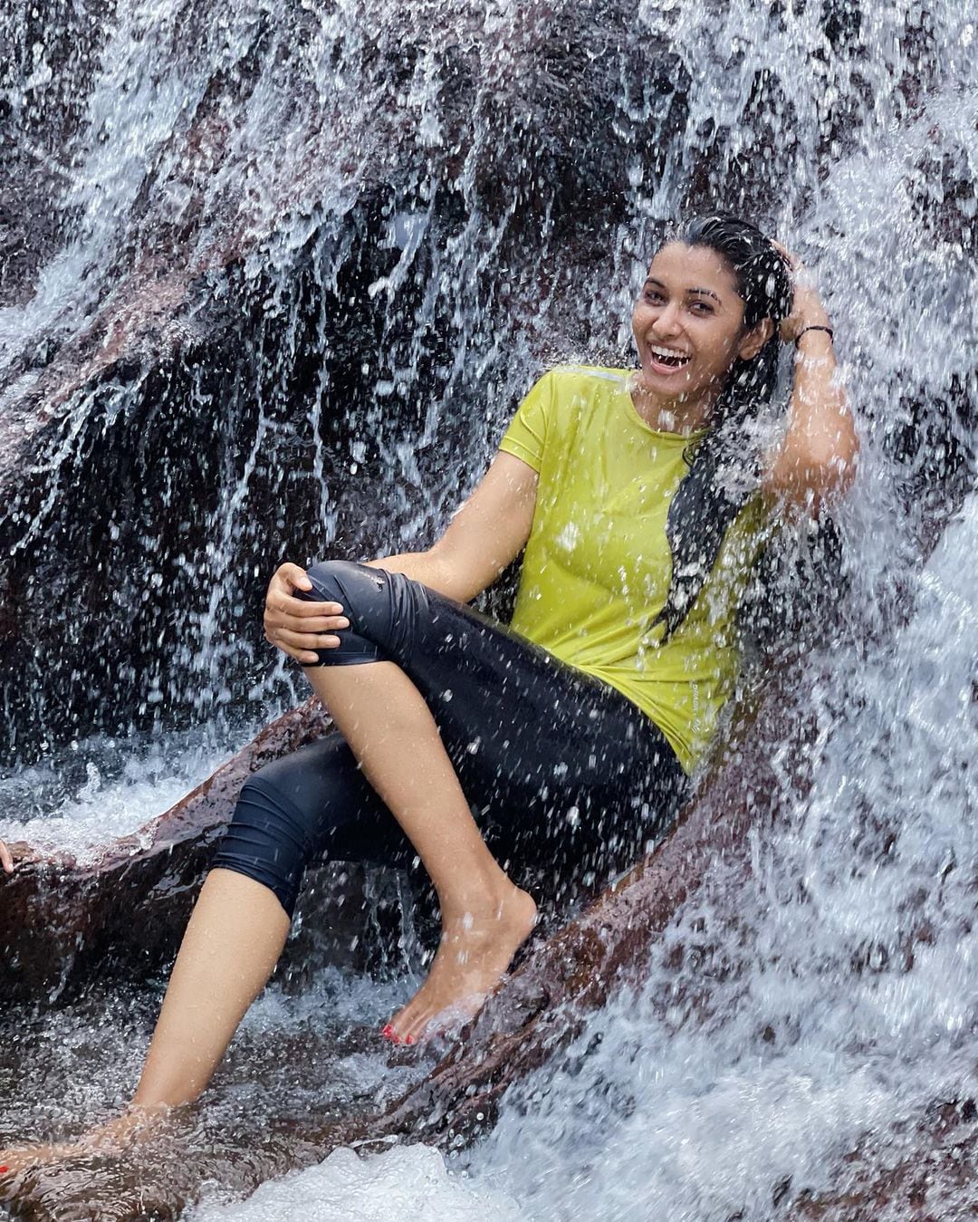 செய்தி வாசிப்பாளராகவும், சீரியல் நடிகையாகவும் தனது வாழ்க்கையை தொடங்கிய பிரியா பவானி ஷங்கர் தற்போது ரசிகர்கள் விரும்பும் நடிகையாகியிருக்கிறார். செய்தி வாசிப்பாளராகவும், சீரியல் நடிகையாகவும் தனது வாழ்க்கையை தொடங்கிய பிரியா பவானி ஷங்கர் தற்போது ரசிகர்கள் விரும்பும் நடிகையாகியிருக்கிறார்.