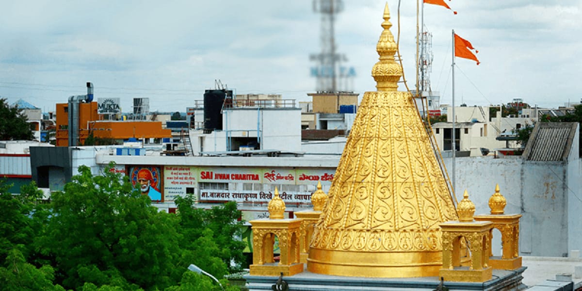 சாய் சீரடிக்கு சிறப்பு ரயில்கள்: சாய் பாபாவின் ஆயிரக்கணக்கான பக்தர்கள் அவரை காண சீரடிக்குச் செல்கிறார்கள். இந்த காரணத்திற்காக, இந்திய ரயில்வே நாடு முழுவதும் பல்வேறு நகரங்களில் இருந்து சிறப்பு ரயில்களை சீரடிக்கு அனுப்புகிறது. 'சைனகர் சீரடி ரயில் நிலையத்தை' இந்தியாவின் எந்த மூலையிலிருந்தும் எளிதாக அடைய முடியும். இந்தியாவின் கிழக்கில் உள்ள பூரியிலிருந்து மேற்கில் சீரடிக்கு வெறும் 24 மணி நேரத்தில் பயணிக்க முடியும் என்பது உங்களுக்குத் தெரியுமா? உங்கள் ஊரிலிருந்தும் இதற்கான தொலைவை இப்போது தெரிந்து கொள்ளுங்கள். சாய் சீரடிக்கு சிறப்பு ரயில்கள்: சாய் பாபாவின் ஆயிரக்கணக்கான பக்தர்கள் அவரை காண சீரடிக்குச் செல்கிறார்கள். இந்த காரணத்திற்காக, இந்திய ரயில்வே நாடு முழுவதும் பல்வேறு நகரங்களில் இருந்து சிறப்பு ரயில்களை சீரடிக்கு அனுப்புகிறது. 'சைனகர் சீரடி ரயில் நிலையத்தை' இந்தியாவின் எந்த மூலையிலிருந்தும் எளிதாக அடைய முடியும். இந்தியாவின் கிழக்கில் உள்ள பூரியிலிருந்து மேற்கில் சீரடிக்கு வெறும் 24 மணி நேரத்தில் பயணிக்க முடியும் என்பது உங்களுக்குத் தெரியுமா? உங்கள் ஊரிலிருந்தும் இதற்கான தொலைவை இப்போது தெரிந்து கொள்ளுங்கள்.