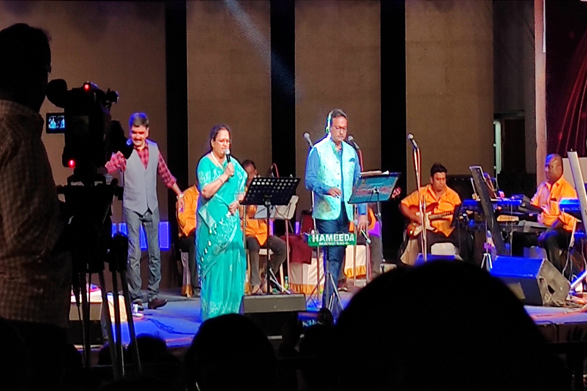 "எஸ்பிபி இங்கு தான் உள்ளார்" : மதுரையில் ஷைலஜா, சரண் நெகிழ்ச்சி