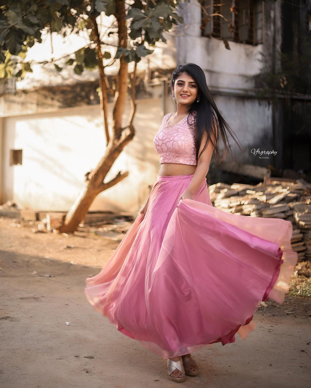 தற்போது விஜய் டிவியில் ஒளிபரப்பாகும் ‘ மொரட்டு சிங்கிள்ஸ்’ என்ற பொழுதுபோக்கு நிகழ்ச்சியிலும் பணியாற்றி வருகிறார். தற்போது விஜய் டிவியில் ஒளிபரப்பாகும் ‘ மொரட்டு சிங்கிள்ஸ்’ என்ற பொழுதுபோக்கு நிகழ்ச்சியிலும் பணியாற்றி வருகிறார்.