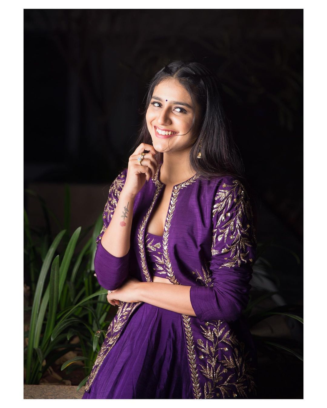 நடிகை ப்ரியா பிரகாஷ் வாரியர் 2019 ஆம் ஆண்டு வெளியான ‘ஒரு அடார் லவ் ‘ என்ற திரைப்படத்தின் மூலம் மிகவும் பிரபலமடைந்தார். நடிகை ப்ரியா பிரகாஷ் வாரியர் 2019 ஆம் ஆண்டு வெளியான ‘ஒரு அடார் லவ் ‘ என்ற திரைப்படத்தின் மூலம் மிகவும் பிரபலமடைந்தார்.