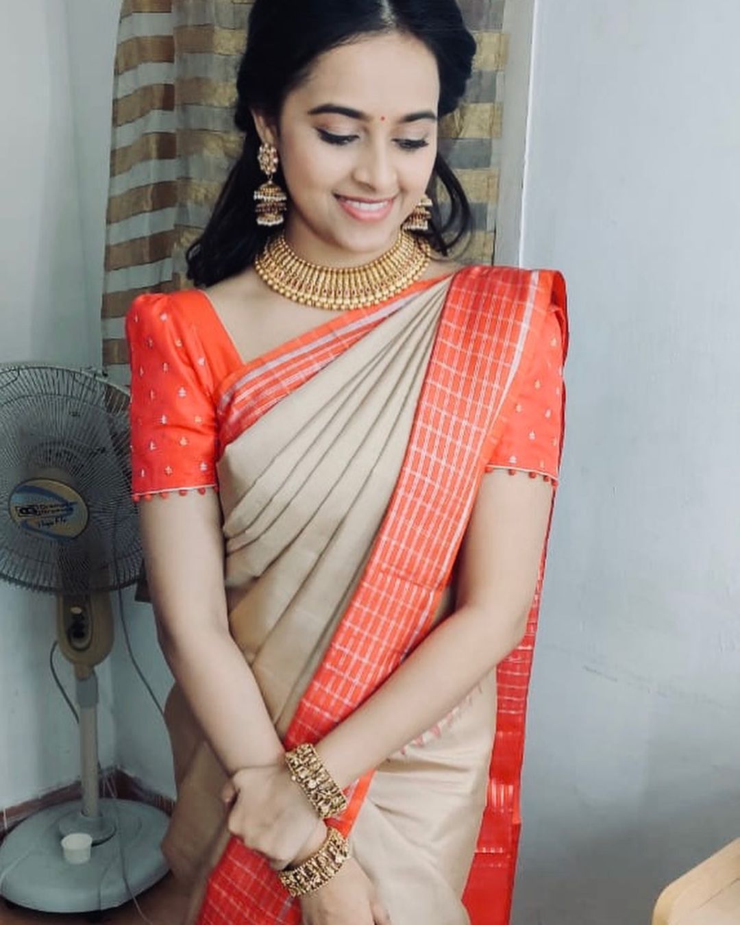 நடிகை ஸ்ரீ திவ்யா வருத்தபடாத வாலிபர் சங்கம் திரைப்படத்தின் மூலம் தமிழ் சினிமாவில் அறிமுகமானார். நடிகை ஸ்ரீ திவ்யா வருத்தபடாத வாலிபர் சங்கம் திரைப்படத்தின் மூலம் தமிழ் சினிமாவில் அறிமுகமானார்.