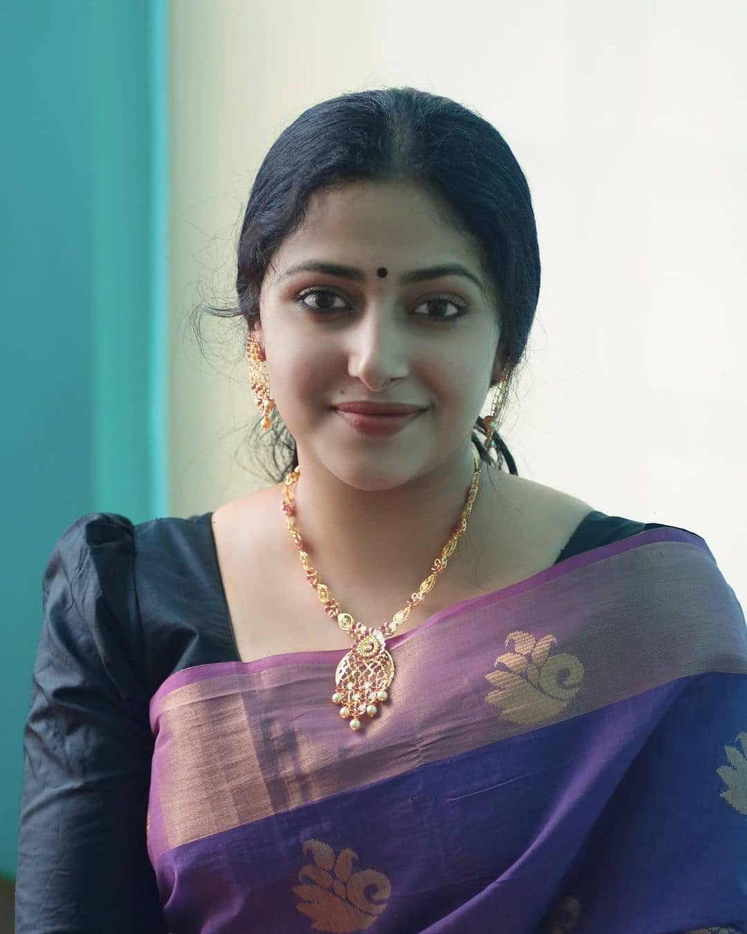 அதன் பிறகு ’திமிரு’ படத்தின் இரண்டாம் பாகமாக ‘வெறி’ என்ற படத்தை இயக்கினார், இயக்குநர் தருண் கோபி. இது தான் ஹீரோயினாக அனு சித்தாராவுக்கு முதல் படம். அதன் பிறகு ’திமிரு’ படத்தின் இரண்டாம் பாகமாக ‘வெறி’ என்ற படத்தை இயக்கினார், இயக்குநர் தருண் கோபி. இது தான் ஹீரோயினாக அனு சித்தாராவுக்கு முதல் படம்.