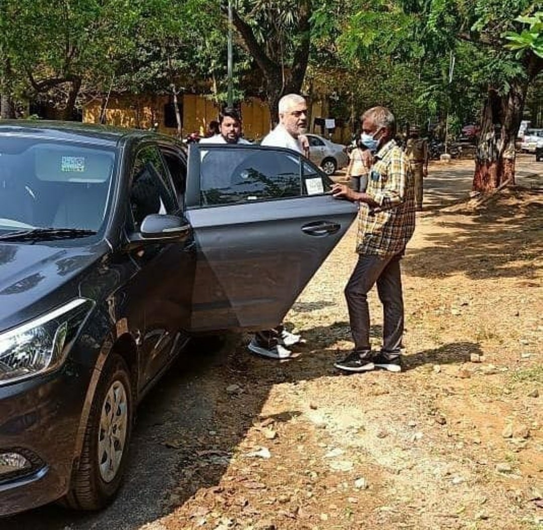 படங்களில் நடிப்பதோடு, கார் ரேஸ், சைக்கிள் பயணம், துப்பாக்கி சுடுதல் என தனக்குப் பிடித்த விஷயங்களிலும் கவனம் செலுத்தி வருகிறார். படங்களில் நடிப்பதோடு, கார் ரேஸ், சைக்கிள் பயணம், துப்பாக்கி சுடுதல் என தனக்குப் பிடித்த விஷயங்களிலும் கவனம் செலுத்தி வருகிறார்.