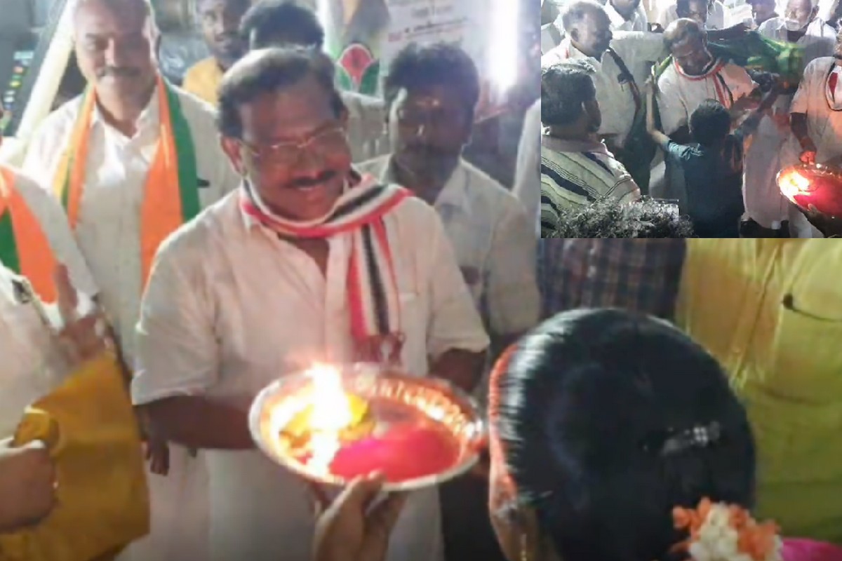 அமைச்சர் பாண்டியராஜனுக்கு சால்வை அணிவித்த சிறுவன்
