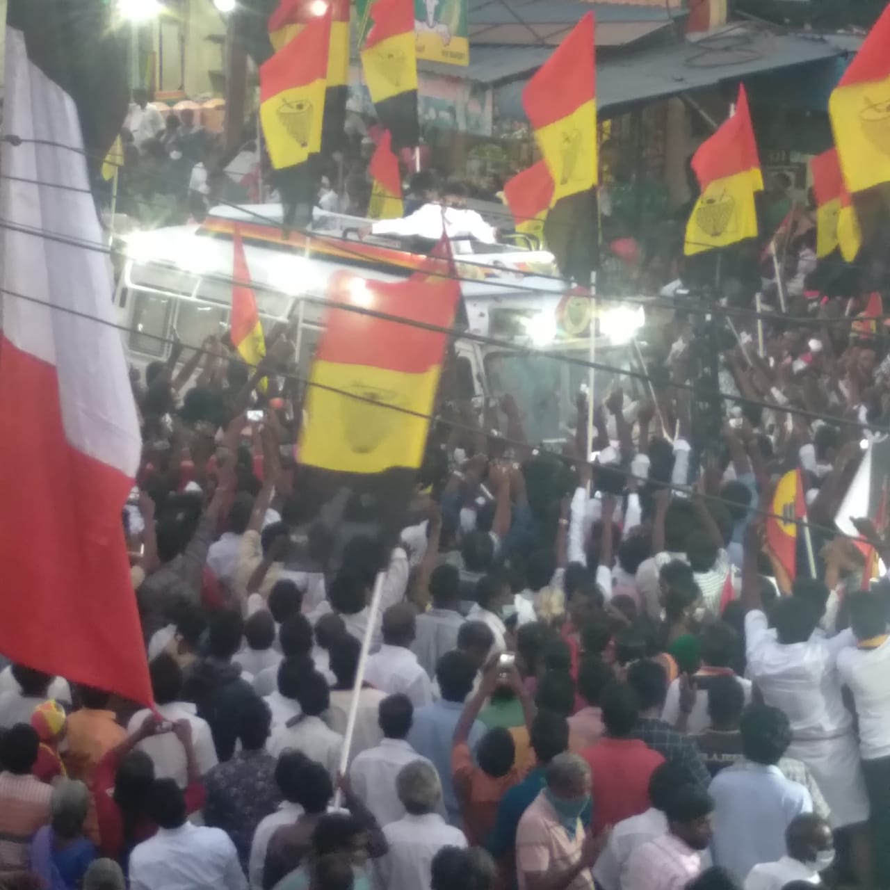 கும்முடிப்பூண்டி தேமுதிக வேட்பாளர் கே எம் டில்லியை ஆதரித்து முரசு சின்னத்தில் பொன்னேரி சட்டமன்றத் தொகுதி வேட்பாளர் பொன் ராஜா வை ஆதரித்து பிரஷர் குக்கர் சின்னத்திற்கும் பிரச்சாரம் செய்தார். கும்முடிப்பூண்டி தேமுதிக வேட்பாளர் கே எம் டில்லியை ஆதரித்து முரசு சின்னத்தில் பொன்னேரி சட்டமன்றத் தொகுதி வேட்பாளர் பொன் ராஜா வை ஆதரித்து பிரஷர் குக்கர் சின்னத்திற்கும் பிரச்சாரம் செய்தார்.