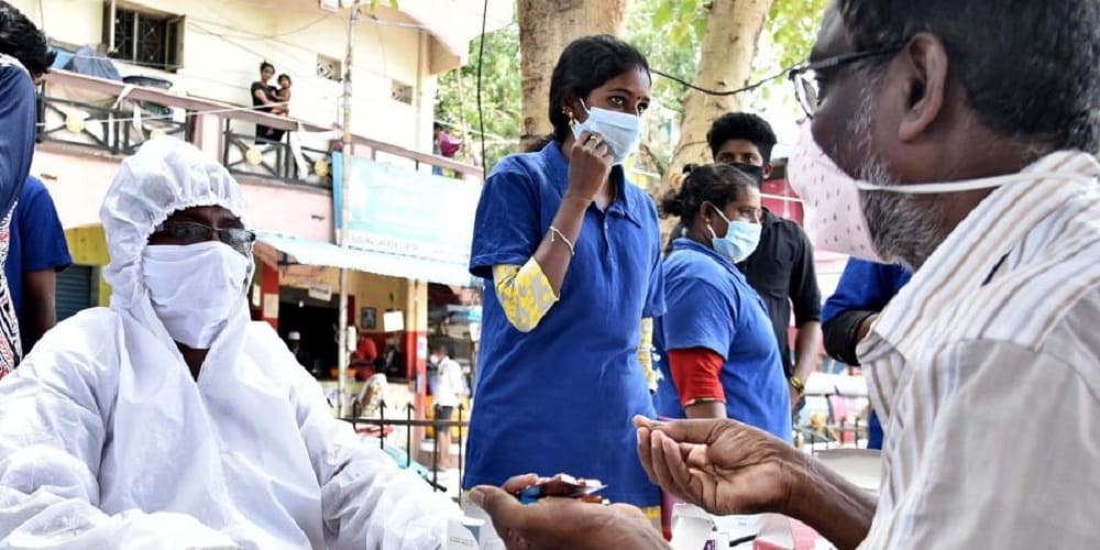 எந்த மேற்பரப்பையும் தொடாதீர்கள். கையில் தேவைப்படும்போது சானிடைசர் தடவிக்கொள்ளுங்கள். வாக்களித்த பின்பும் சானிடைசரை தடவிக்கொள்ளுங்கள். எந்த மேற்பரப்பையும் தொடாதீர்கள். கையில் தேவைப்படும்போது சானிடைசர் தடவிக்கொள்ளுங்கள். வாக்களித்த பின்பும் சானிடைசரை தடவிக்கொள்ளுங்கள்.