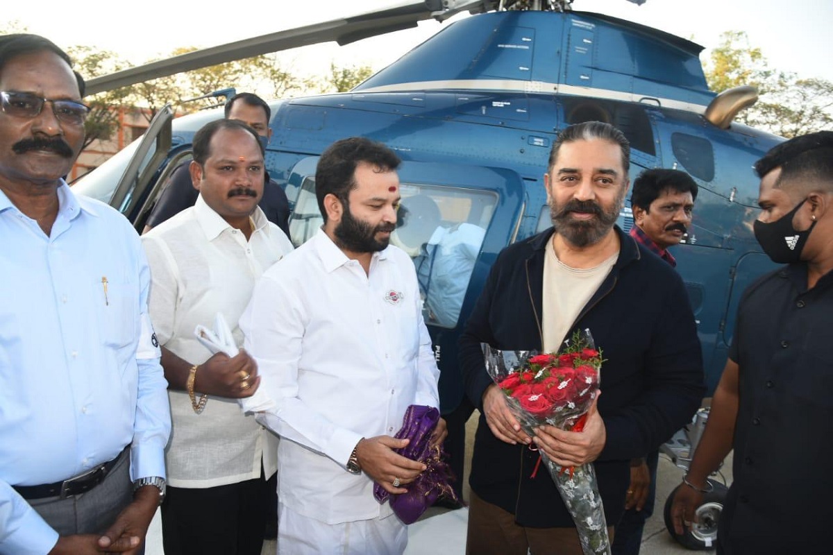 ஹெலிகாப்டரில் செல்லும் கமல்ஹாசன் - சீமான் விமர்சனம்