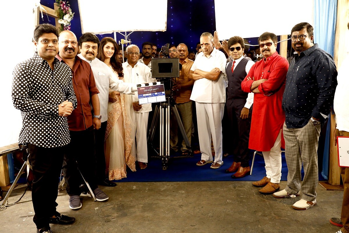 சரவணா ஸ்டோர்ஸ் அருள் நடிக்க இருக்கும் புதிய படத்தின் அறிவிப்பு கடந்த 2019-ம் ஆண்டு டிசம்பர் மாதத்தில் அதிகாரப்பூர்வமாக வெளியிடப்பட்டது. சரவணா ஸ்டோர்ஸ் அருள் நடிக்க இருக்கும் புதிய படத்தின் அறிவிப்பு கடந்த 2019-ம் ஆண்டு டிசம்பர் மாதத்தில் அதிகாரப்பூர்வமாக வெளியிடப்பட்டது.