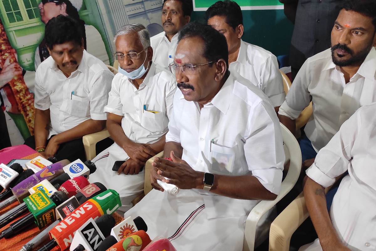 அதிமுகவில் சில மாற்றம் செய்ய வேண்டியது அவசியமாக உள்ளது: செல்லூர் ராஜூ