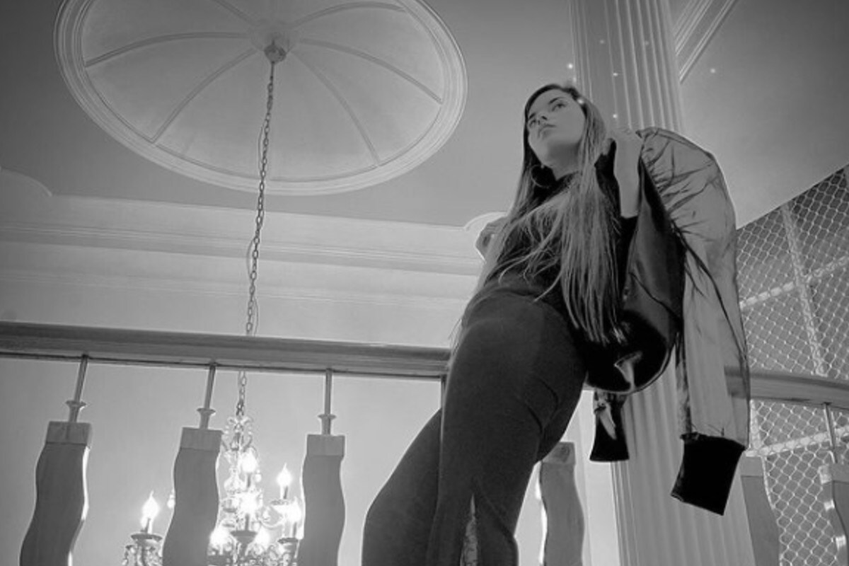  இஷா நேகி