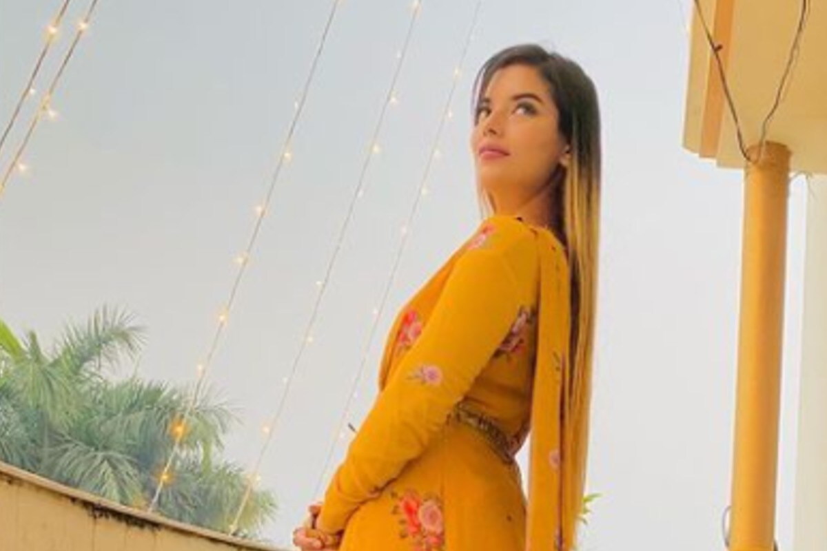  இஷா நேகி