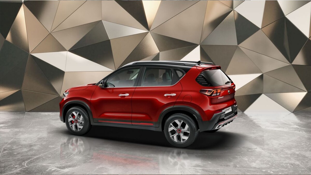  கொரிய பிராண்டான கியா மோட்டார்ஸ் (Kia Motors) மார்ச் மாதத்தில் 123 சதவீதம் வளர்ச்சியை கண்டுள்ளது. மொத்த விற்பனை 19,100 யூனிட்டுகளாக பதிவாகியுள்ளன. கடந்த ஆண்டு இதே மாதத்தில் 8,583 யூனிட்டுகள் விற்பனையானது.