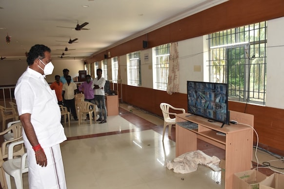 வாக்குப்பதிவு இயந்திரங்கள் பாதுகாப்பாக உள்ளன : எம்.ஆர்.விஜயபாஸ்கர்