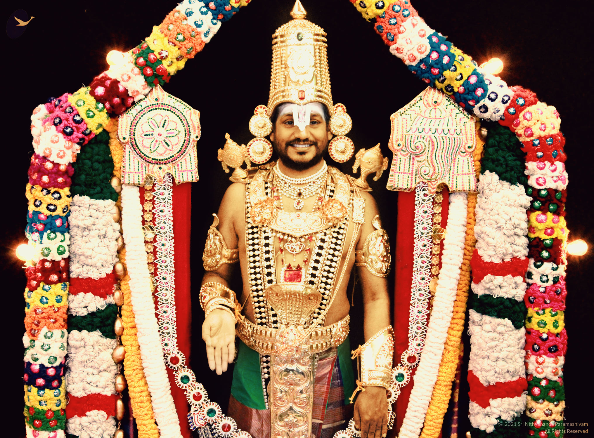 இந்தியாவிலிருந்து தப்பிய நித்யானந்தா தென் அமெரிக்க கண்டத்தில் உள்ள ஈக்வேடார் நாட்டின் அருகே தீவு ஒன்றை விலைக்கு வாங்கி, அதற்கு கைலாசா என்று பெயரிட்டு தனி நாடாக மாற்ற ஐ.நாவுக்கு விண்ணப்பித்துள்ளதாக தகவல்கள் வெளியாகின.