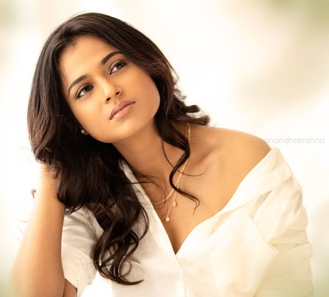  இதையடுத்து தற்போது சூர்யா தயாரிப்பில் உருவாகும் படத்தில் நடித்து வருகிறார்.