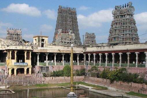 வழிபாட்டு தலங்களில் அதிகரிக்கும் கட்டுப்பாடுகள் - தமிழக தலைமைச் செயலாளர் ஆலோசனை