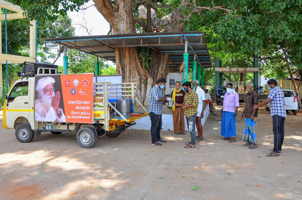 3.ஒலிப்பெருக்கிகளுடன் கூடிய ஆட்டோக்கள் மூலம் அனைத்து கிராமங்களிலும் கொரோனா தடுப்பு வழிமுறைகள் மற்றும் தடுப்பூசியின் முக்கியத்துவம் குறித்து விழிப்புணர்வு ஏற்படுத்தப்பட்டு வருகிறது. 4. 2,500 முன் களப்பணியாளர்களுக்கு முக கவசம் மற்றும் சானிடைசர்கள் வழங்கப்படுகிறது.