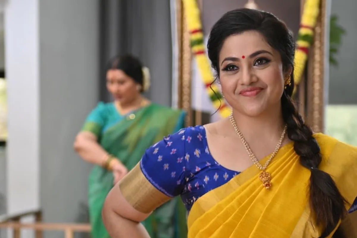 திரைத்துறையில் மிகப்பெரிய மைல்கல் - ரசிகர்களுக்கு நன்றி கூறிய நடிகை மீனா! | Actress Meenas emotional thanks message after reaching a massive milestone in film industry – News18 Tamil