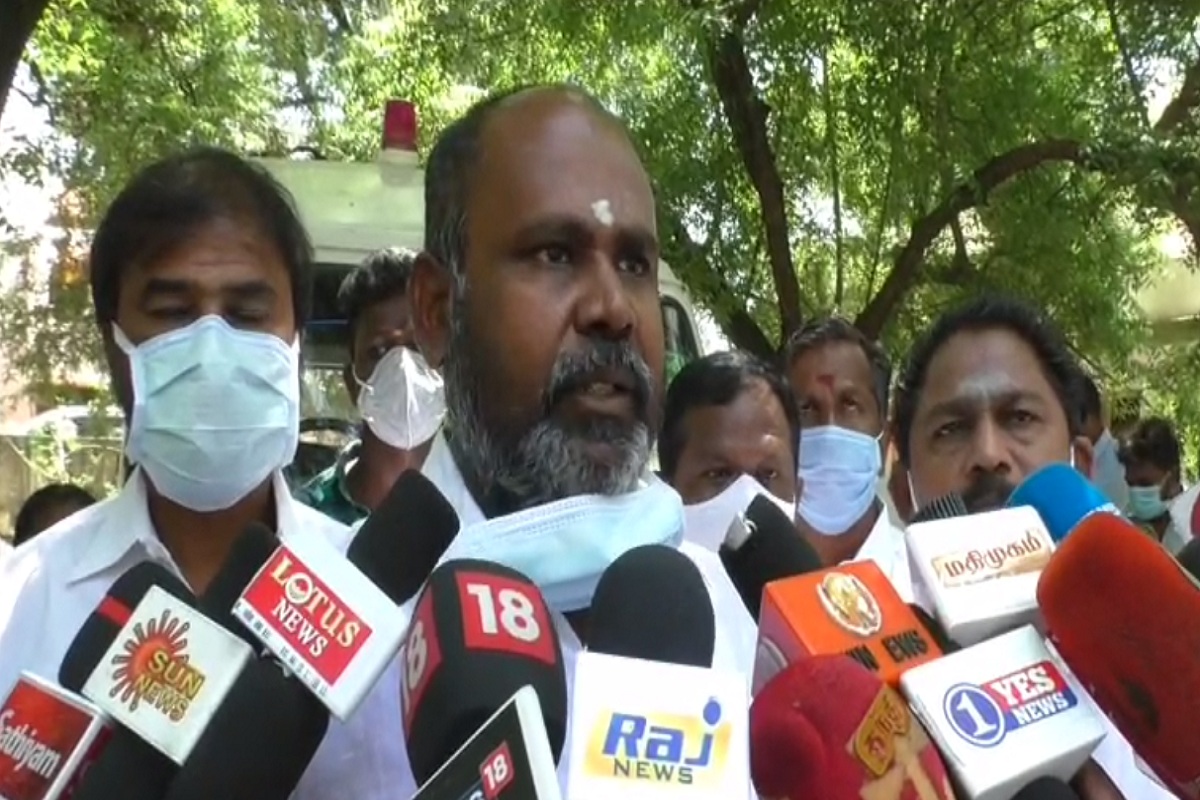 "தடுப்பூசி தொடர்பாக குழப்பத்தை ஏற்படுத்தியவர் மு.க.ஸ்டாலின்!"