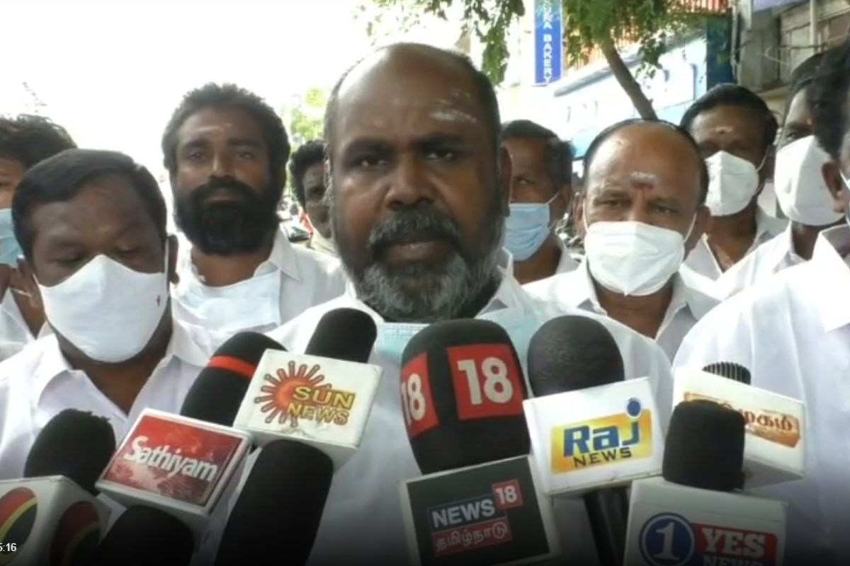 தவறாக தெரிந்தாலும் தொடர்ந்து செய்வோம்: ஆர்.பி. உதயகுமார்!