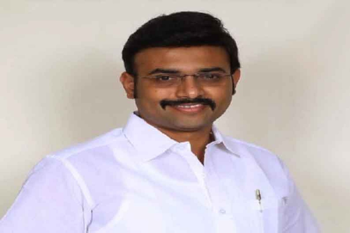 சுற்றுலாத்துறை அமைச்சர் மதிவேந்தன் 