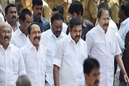 TN Election Result 2021 : ஜெயக்குமார், பாண்டியராஜன் உட்பட பின்னடைவை சந்தித்துள்ள 8 அமைச்சர்கள்!