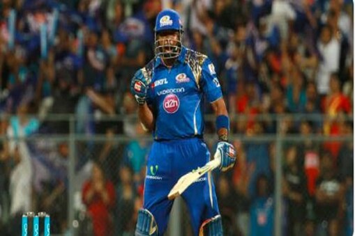 Kieron Pollard|CSKvsMI| தொட்டாலே சிக்ஸ்; பொலார்டின் அசுரத்தனமான அடி இடி போல் இறங்கியது: தோனி, சிஎஸ்கே அதிர்ச்சி