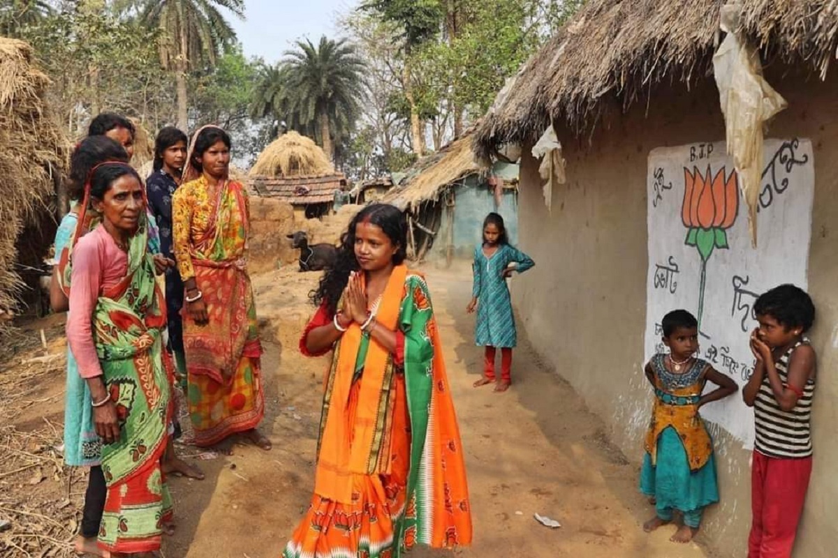 மேற்குவங்கத்தில் எம்.எல்.ஏவான தினக்கூலி தொழிலாளியின் மனைவி..!