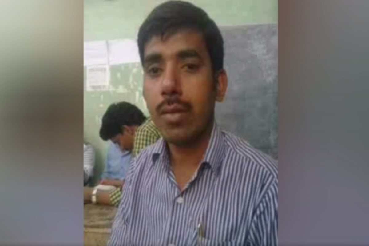 மாணவிக்கு பாலியல் தொல்லை கொடுத்த ஆசிரியர்