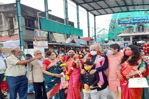 வடபழனி முருகன் கோவிலில் திருமணம் செய்துகொண்ட வெளிமாநில ஜோடிகள்! Post new topic Reply to topic சேனைத்தமிழ் உலா :: தகவலறை :: தினசரி செய்திகள் Page 1 of 1 • Share • Marriage-5