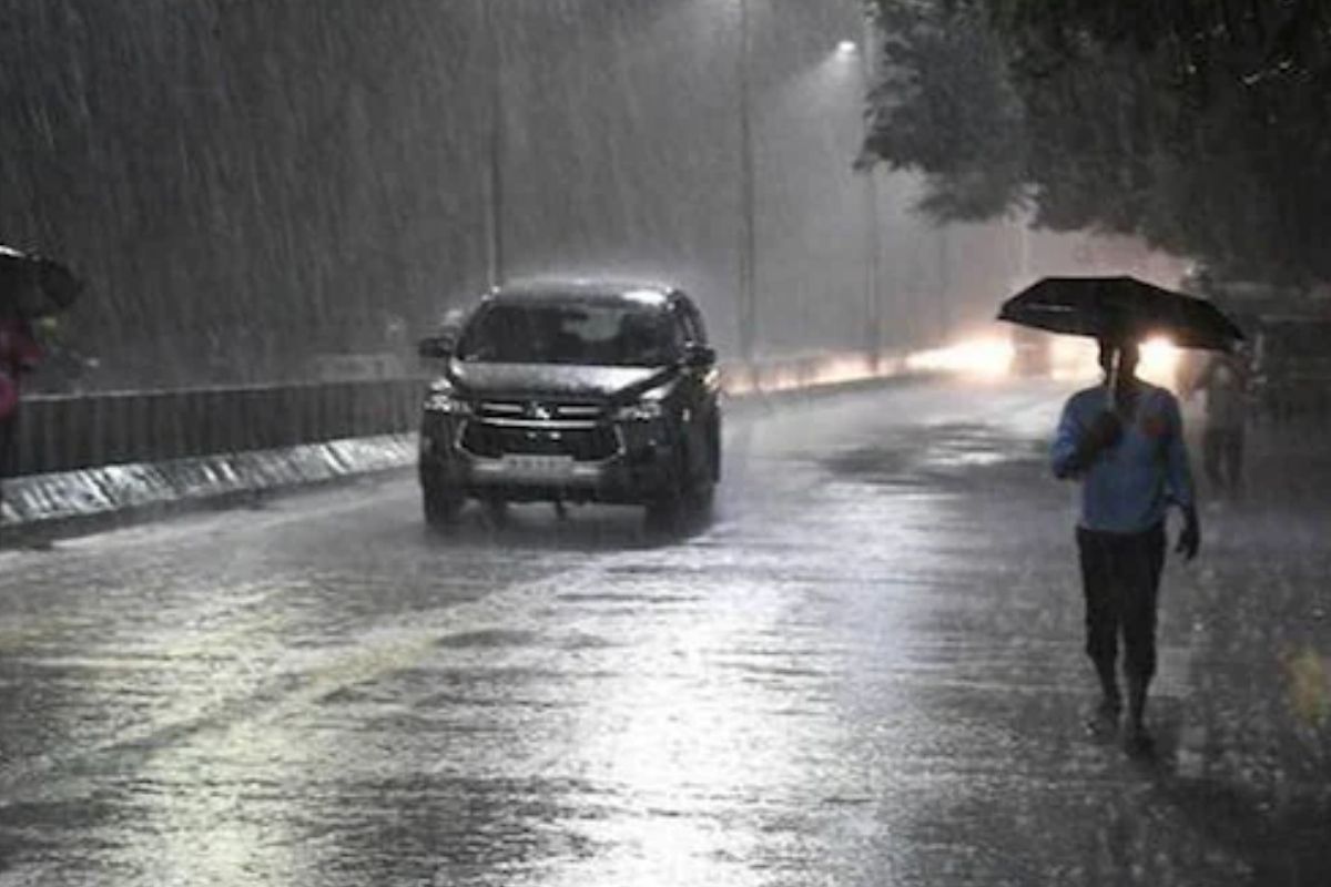 பெரும்பாலான மாவட்டங்களில் இன்றும், நாளையும் கனமழை பெய்யும் என அறிவிப்பு