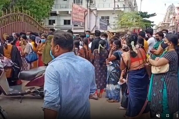 தட்டுப்பாடு காரணமாக கையிருப்பு இல்லை: தடுப்பூசி போட வந்தோர் ஏமாற்றம்!