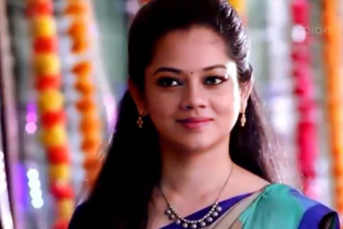 Bigg Boss Anitha Sampath kind request to her husband Prabhakaran on their 2nd Wedding Anniversary, Bigg Boss Anitha Sampath, anitha sampath, anitha sampath Prabhakaran, anitha sampath salary, anitha sampath instagram, anitha sampath latest news, anitha sampath husband job, anitha sampath phone number, anitha sampath news, anitha sampath family photos, anitha sampath husband, anitha sampath marriage photos, பிக் பாஸ் அனிதா சம்பத், அனிதா சம்பத், அனிதா சம்பத் பிரபாகரன், அனிதா சம்பத் சம்பளம், அனிதா சம்பத் இன்ஸ்டாகிராம், அனிதா சம்பத் சமீபத்திய செய்தி, அனிதா சம்பத் கணவர் வேலை, அனிதா சம்பத் தொலைபேசி எண், அனிதா சம்பத் செய்தி, அனிதா சம்பத் குடும்ப புகைப்படங்கள், அனிதா சம்பத் குடும்ப புகைப்படங்கள், அனிதா சம்பத் திருமண படங்கள்