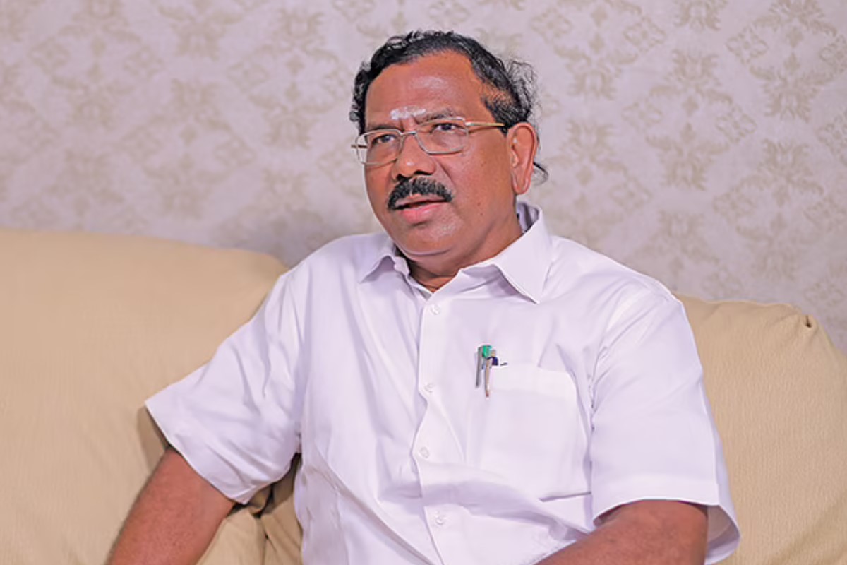 மாஃபா பாண்டியராஜன்
