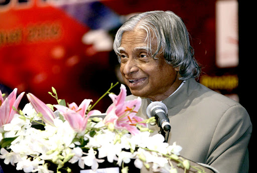  2. 20 ஆண்டுகளுக்கும் மேலாக இஸ்ரோவில் பணியாற்றிய பிறகு, இந்தியா பாதுகாப்புத் துறையை பலப்படுத்தும் விதமாக உள் நாட்டிலேயே ஏவுகணை உருவாக்கும் தலைமைப் பொறுப்பை ஏற்றார்.