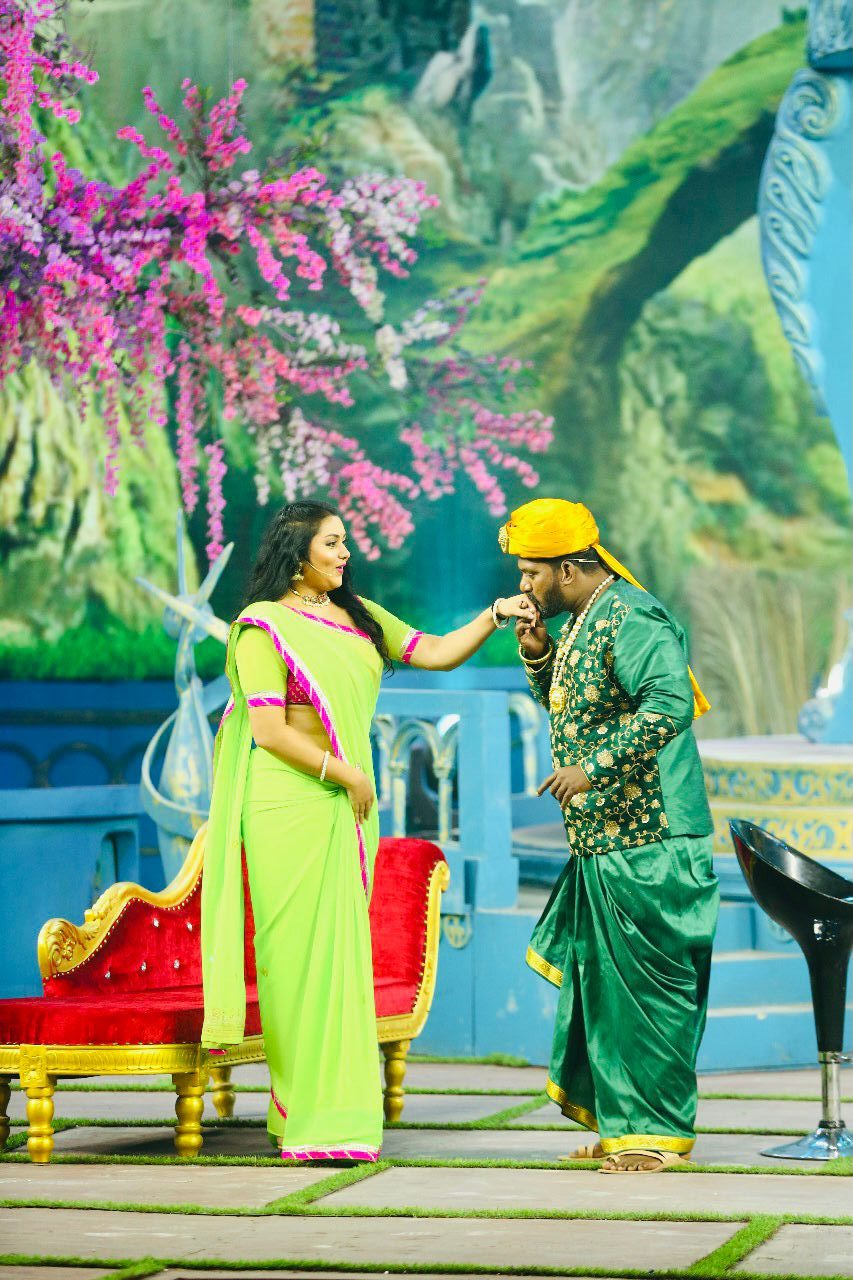 Colors Tamil Kanni Theevu, kanni theevu Robo Sankar, kanni theevu Jangiri Madhumitha, kanni theevu Shakeela, colors tamil kanni theevu show, கலர்ஸ் தமிழ், கலர்ஸ் தமிழ் கன்னி தீவு, கன்னி தீவு ரோபோ சங்கர், கன்னி தீவு ஷகீலா