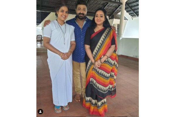 Chandra Lakshman, Tosh Christy, chandra lakshman age, chandra lakshman marriage, chandra lakshman family, chandra lakshman husband, chandra lakshman biography, chandra lakshman real husband, chandra lakshman husband name, chandra lakshman first marriage, chandra lakshman date of birth, chandra lakshman family, chandra lakshman instagram, chandra lakshman Tosh Christy, chandra lakshman Tosh Christy marriage, சந்திரா லட்சுமணன், சந்திரா லட்சுமணன் டோஷ் கிறிஸ்ட்டி, சந்திரா லட்சுமணன் திருமணம், சந்திரா லட்சுமணன் சீரியல், சந்திரா லட்சுமணன் திருமண தேதி