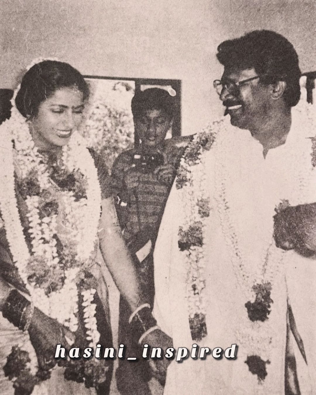 Actress Suhasini Maniratnam marriage photo and rare image, suhasini maniratnam, suhasini maniratnam birthday, suhasini maniratnam movies, nandan maniratnam, suhasini daughter, suhasini maniratnam son, suhasini maniratnam instagram, suhasini maniratnam marriage photos, maniratnam wife, நடிகை சுஹாசினி மணிரத்னம், சுஹாசினி மணிரத்னம் பிறந்த நாள், சுஹாசினி மணிரத்னம் திரைப்படங்கள், நந்தன் மணிரத்னம், சுஹாசினி மகள், சுஹாசினி மணிரத்னம் மகன், சுஹாசினி மணிரத்னம் இன்ஸ்டாகிராம், சுஹாசினி மணிரத்னம் திருமண புகைப்படங்கள், மணிரத்னம் மனைவி,