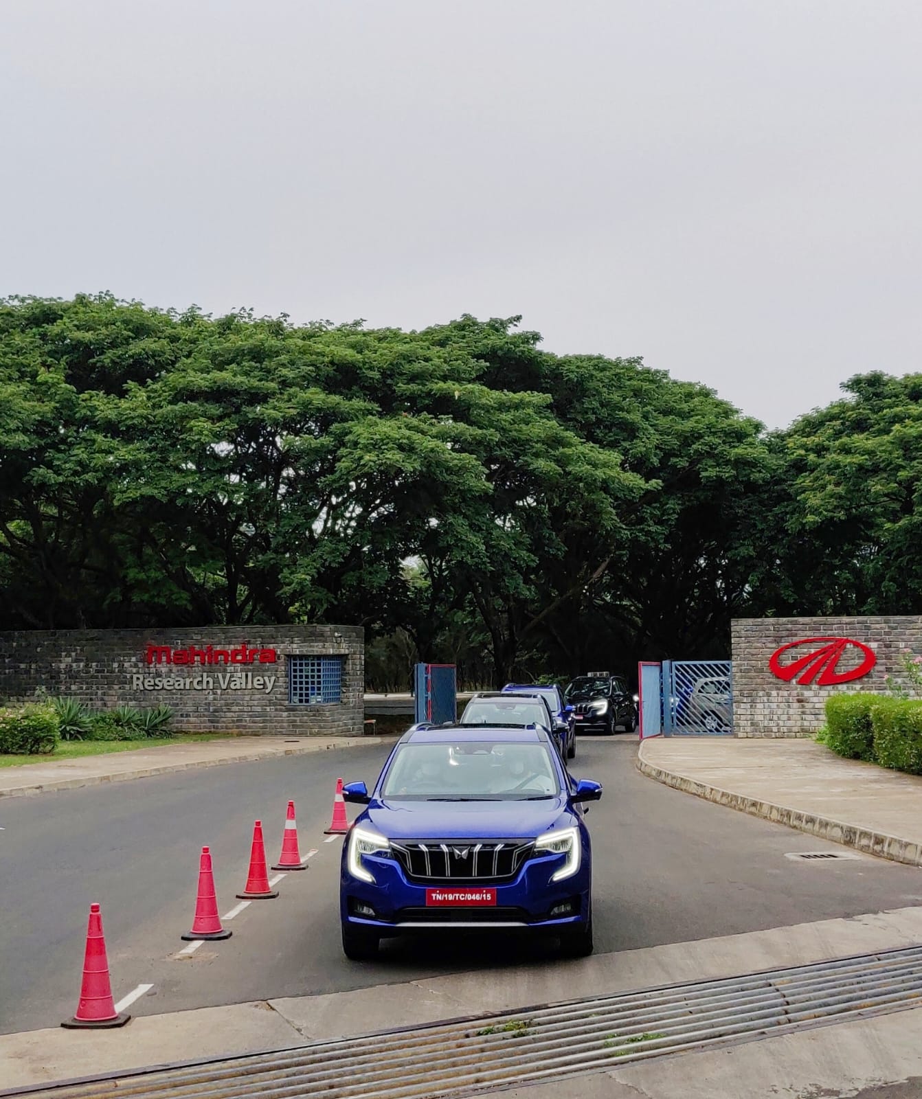  மஹிந்திரா அறிமுகப்படுத்தி உள்ள XUV700 மாடல் கார், சோனி நிறுவனத்துடன் கரம்கோர்த்து இன்டர்னலாகவே 3டி சவுண்ட் சிஸ்டம் பொருத்தப்பட்டுள்ளது.