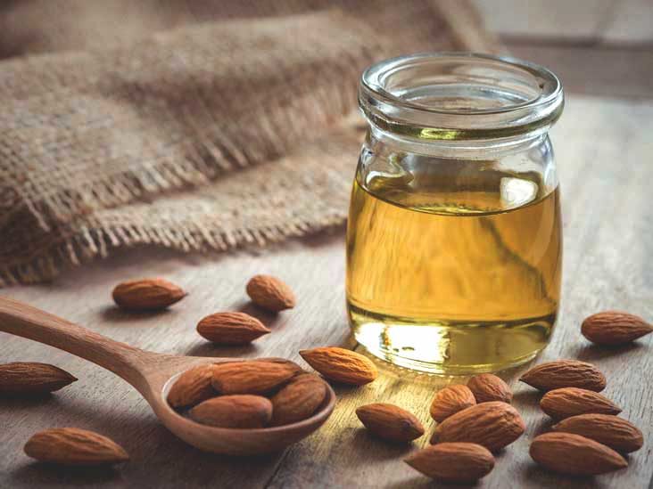  ,[object Object],ஆயுர்வேதத்தின் படி, பாதாமை உட்கொள்வதால் தோலின் ஆரோக்கியம் கூடும். குறிப்பாக உங்கள் உடலின் தோலை செழுமைப்படுத்தி இளமையான தோற்றத்தை தருவதற்கு உதவும். எனவே தினமும் தொடர்ந்து பாதாம் சாப்பிடுவது உங்கள் உடல் அழகிற்கும் நல்லது.