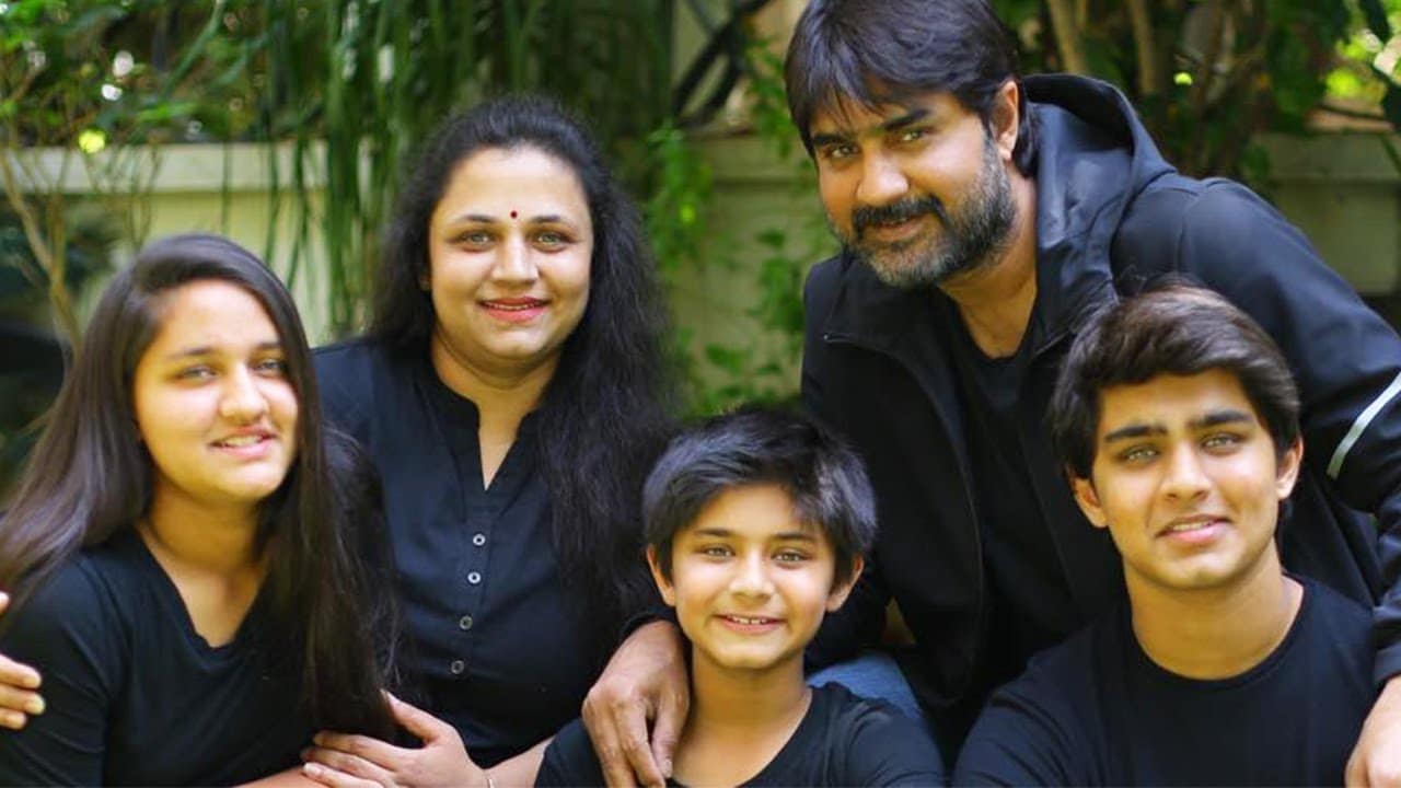 sivaranjani family, sivaranjani daughter, medha srikanth, sivaranjani meaning, sivaranjani instagram, micset sivaranjani wikipedia, sivaranjani song lyrics, sivaranjani 2019, sivaranjani tamil movies list, சிவரஞ்சனி, நடிகை சிவரஞ்சனி, சிவரஞ்சனி மகள், மேதா ஸ்ரீகாந்த்,